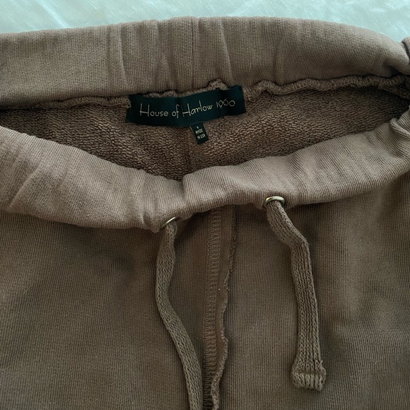 Revolve brown shorts - Picture 6 of 6